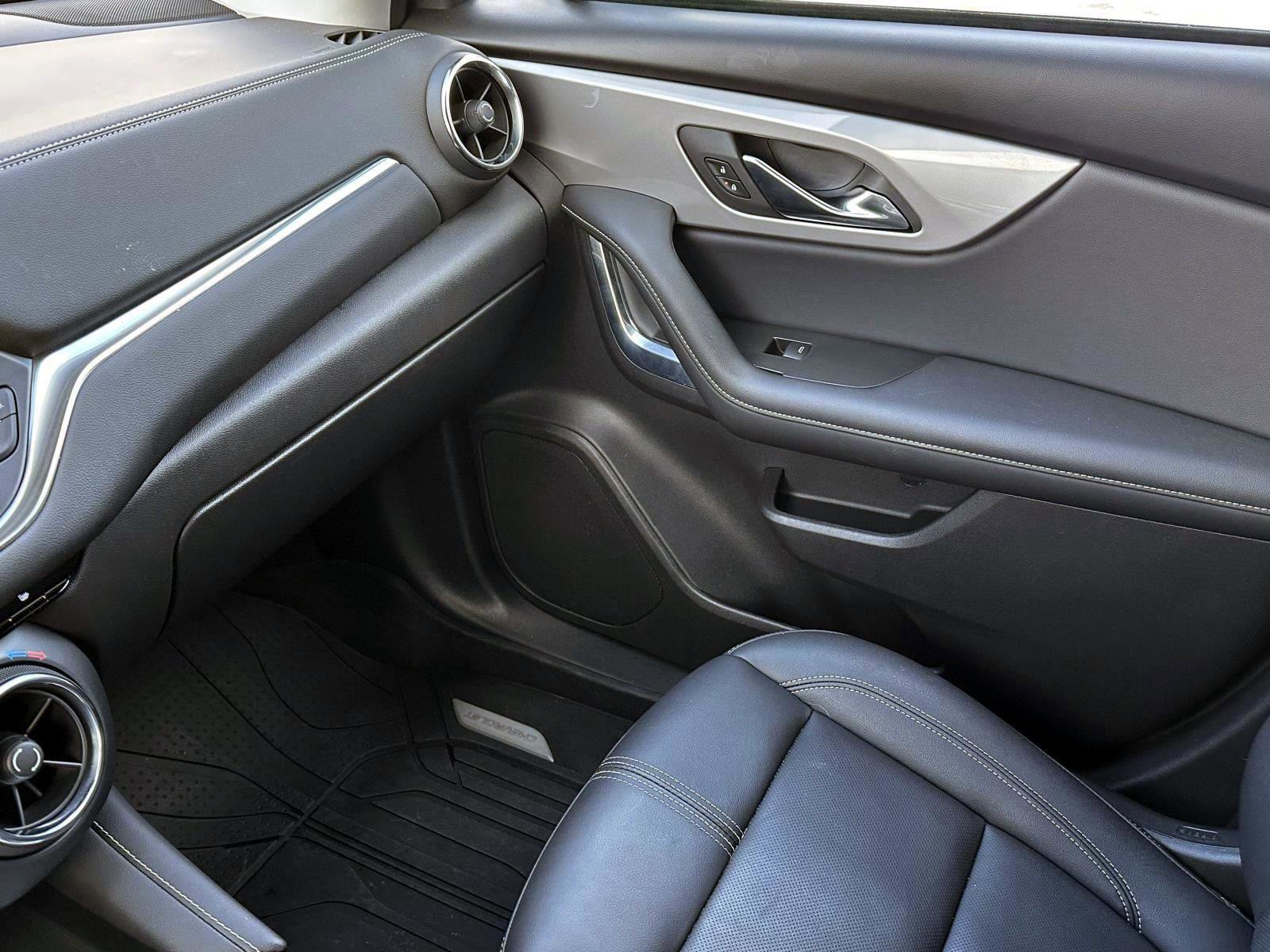 Used 2024 Chevrolet Blazer LT w/ Midnight/Sport Edition image 27