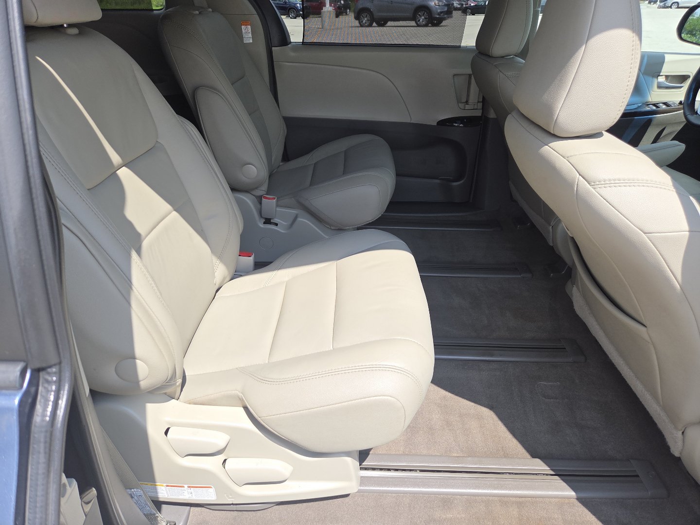 Used 2017 Toyota Sienna XLE Premium AWD/4WD image 21