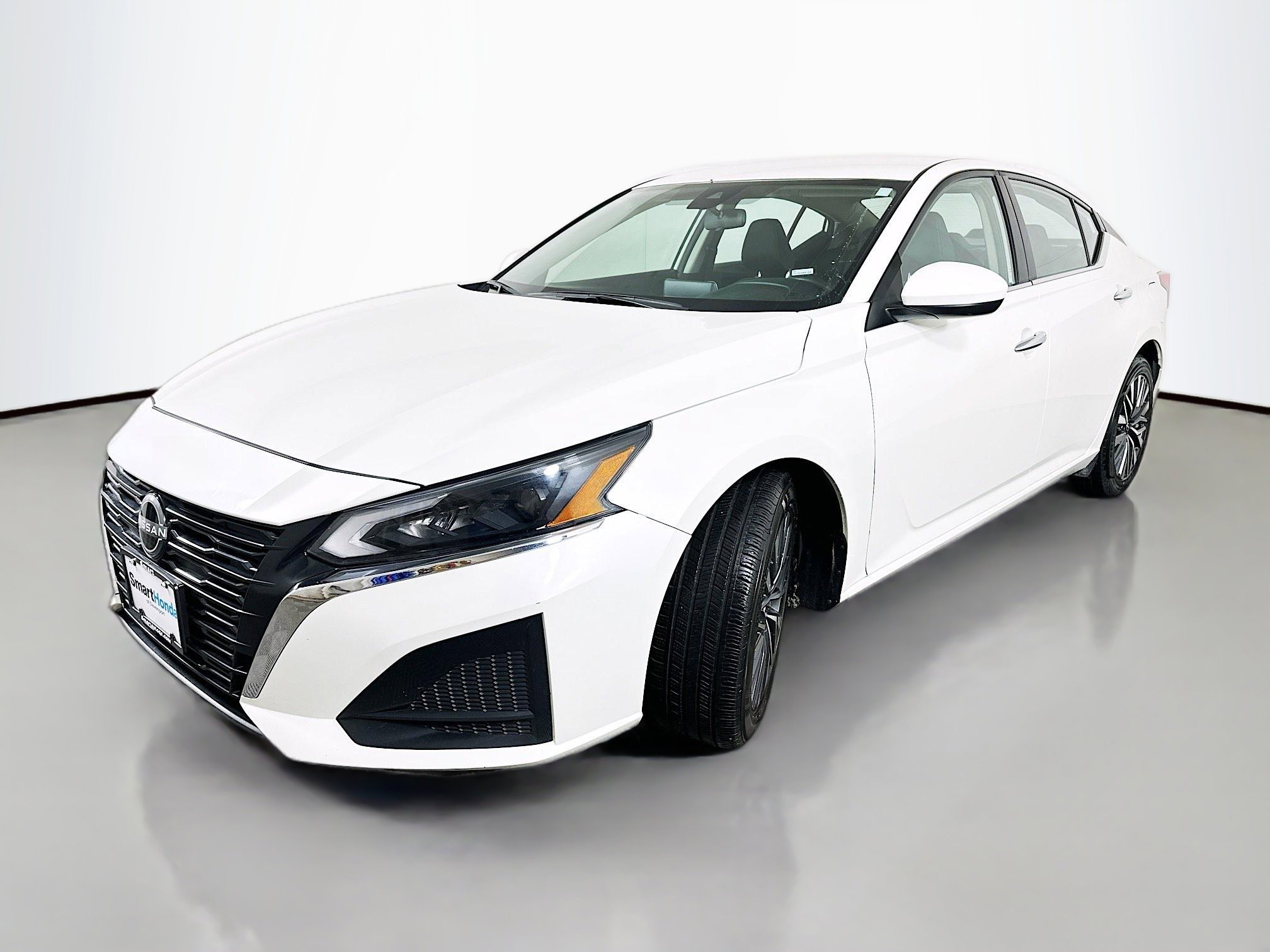 Used 2023 Nissan Altima 2.5 SV image 3