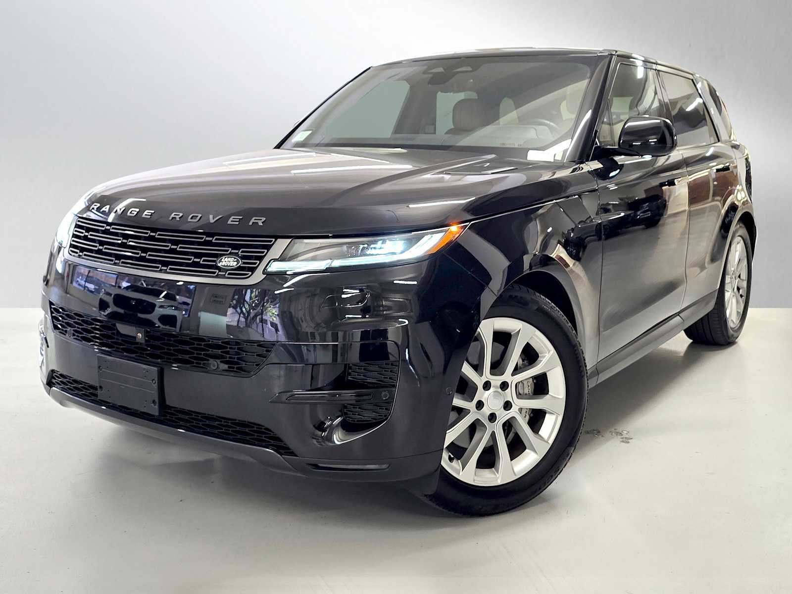 Used 2025 Land Rover Range Rover Sport SE AWD/4WD image 1