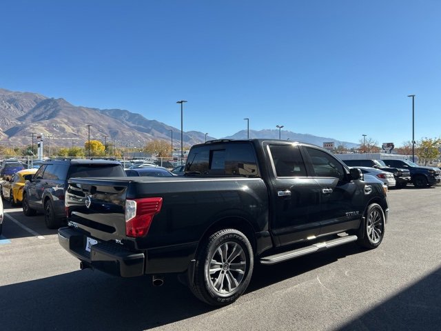 Used 2017 Nissan Titan SL image 4