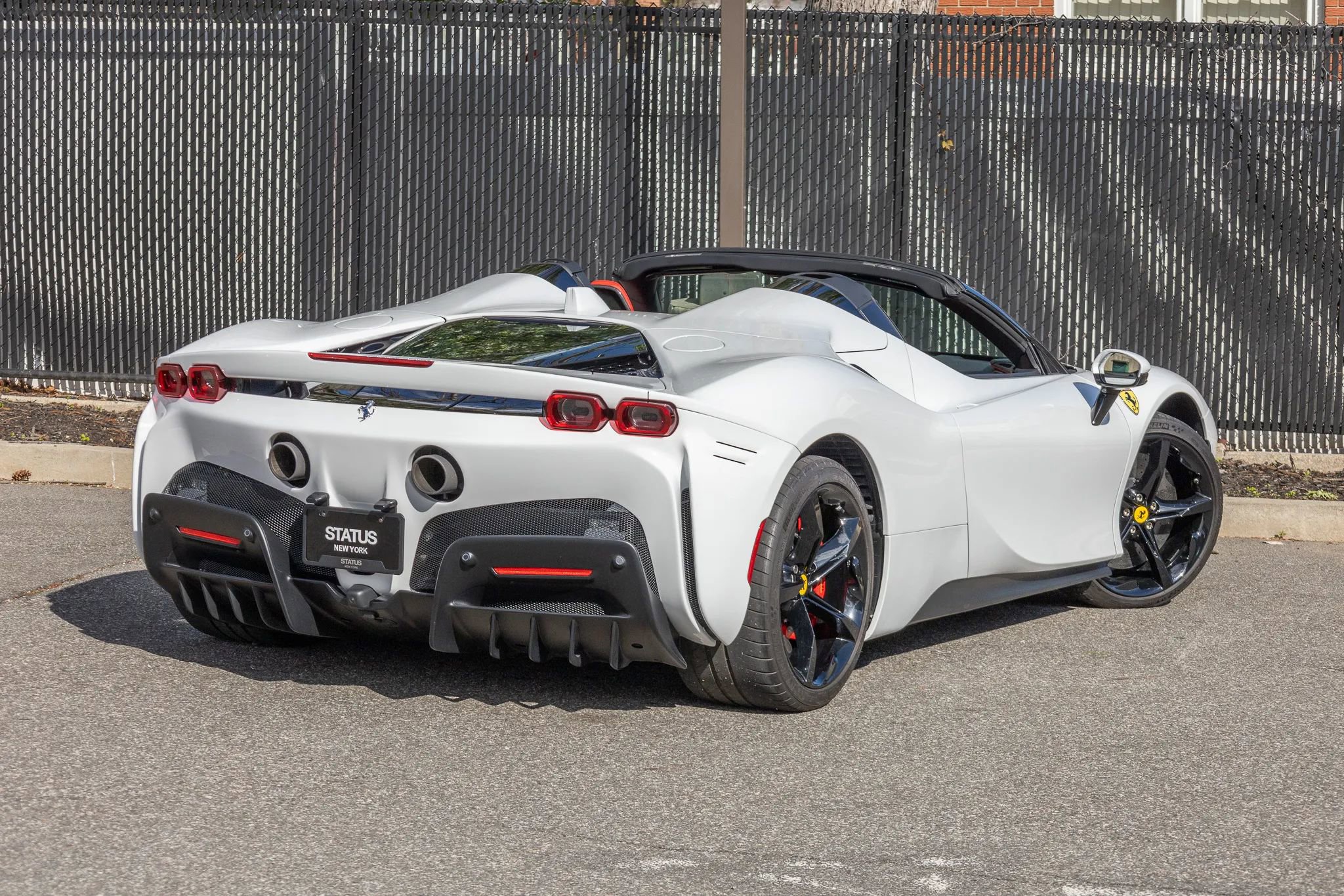 Used 2025 Ferrari SF90 Spider image 39