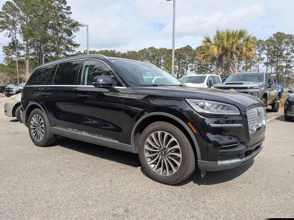 Used 2023 Lincoln Aviator Reserve image 2