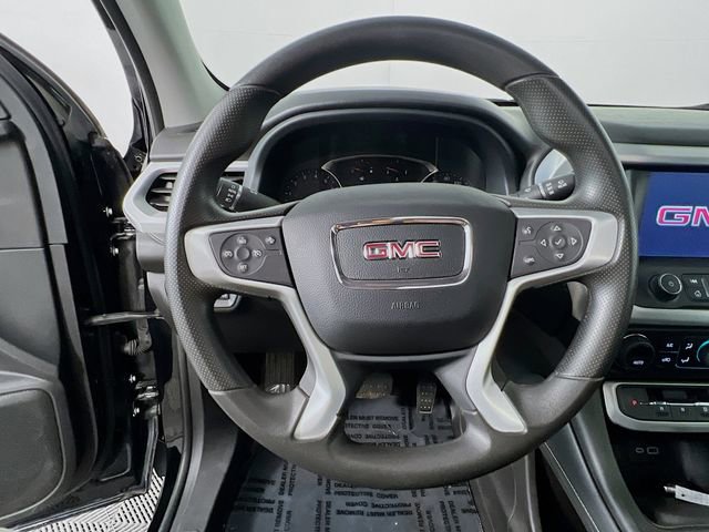 Used 2023 GMC Acadia SLE image 10