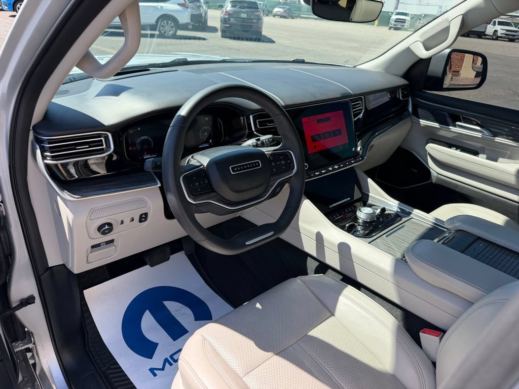 Used 2022 Jeep Wagoneer Series III w/ Premium Group I AWD/4WD image 23