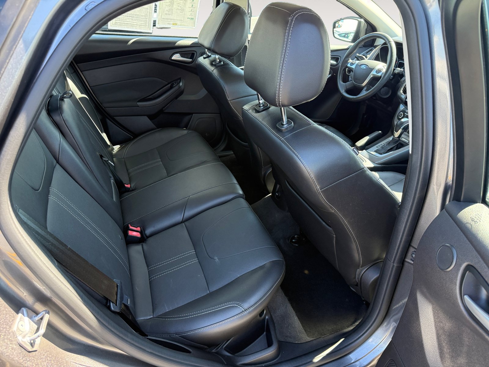Used 2014 Ford Focus Titanium FWD image 18