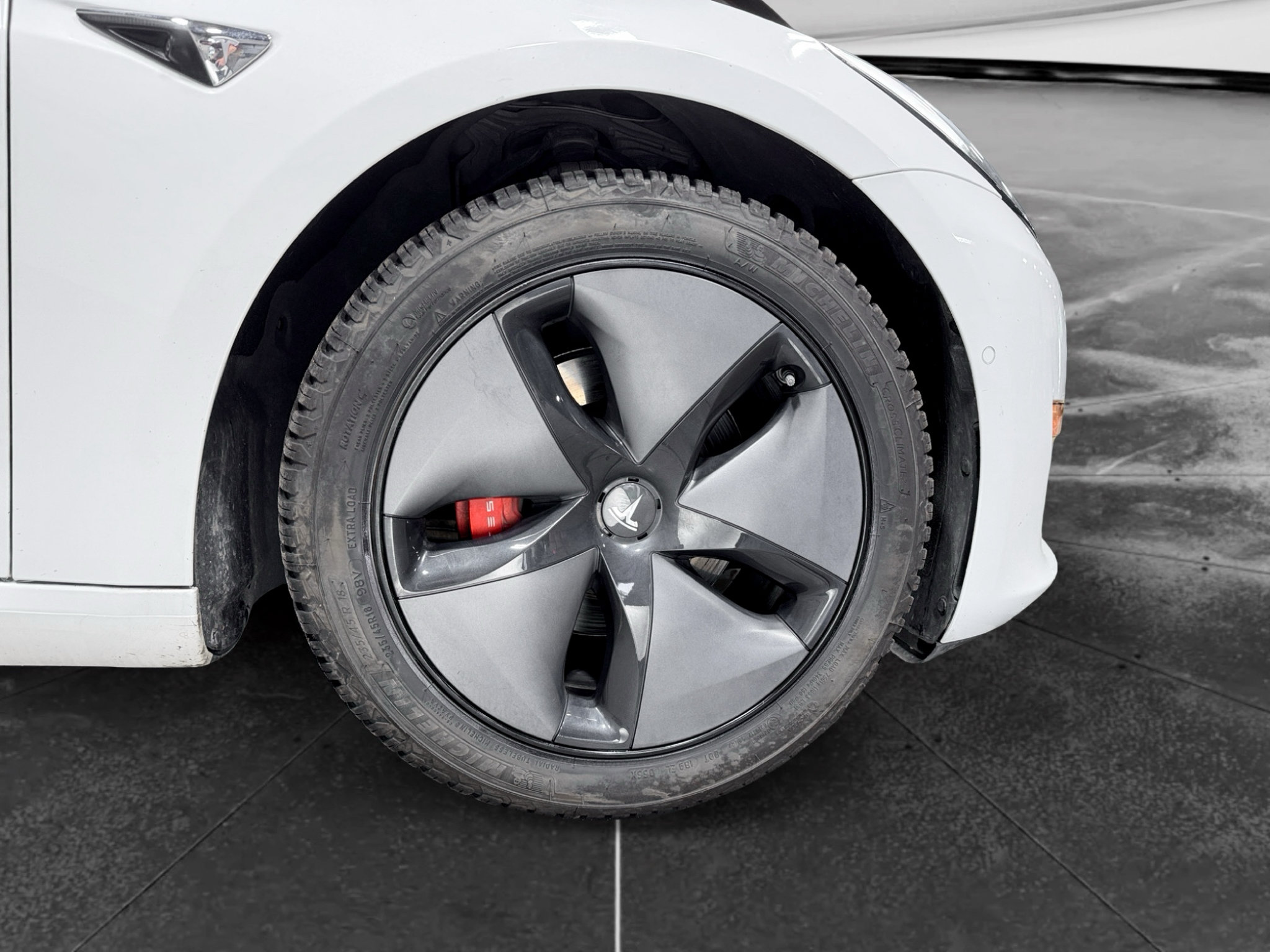 Used 2018 Tesla Model 3 Long Range RWD image 37