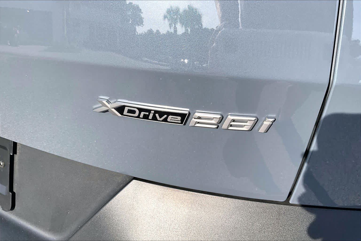 Used 2025 BMW X2 xDrive28i AWD/4WD image 10
