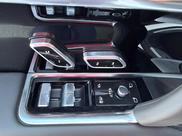 Certified 2024 Land Rover Range Rover Long Wheelbase Autobiography image 16
