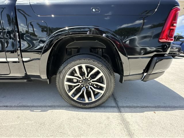 Used 2025 RAM 1500 Limited w/ Body Color Bumper Group AWD/4WD image 18