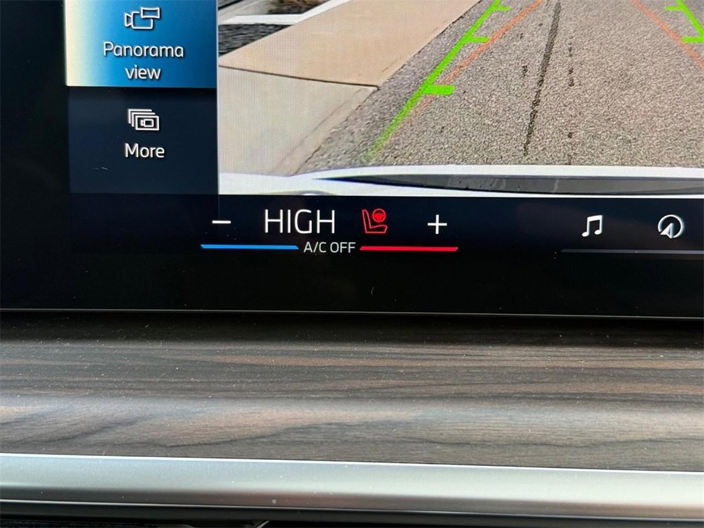 New 2026 BMW X5 xDrive50e w/ Climate Comfort Package image 15