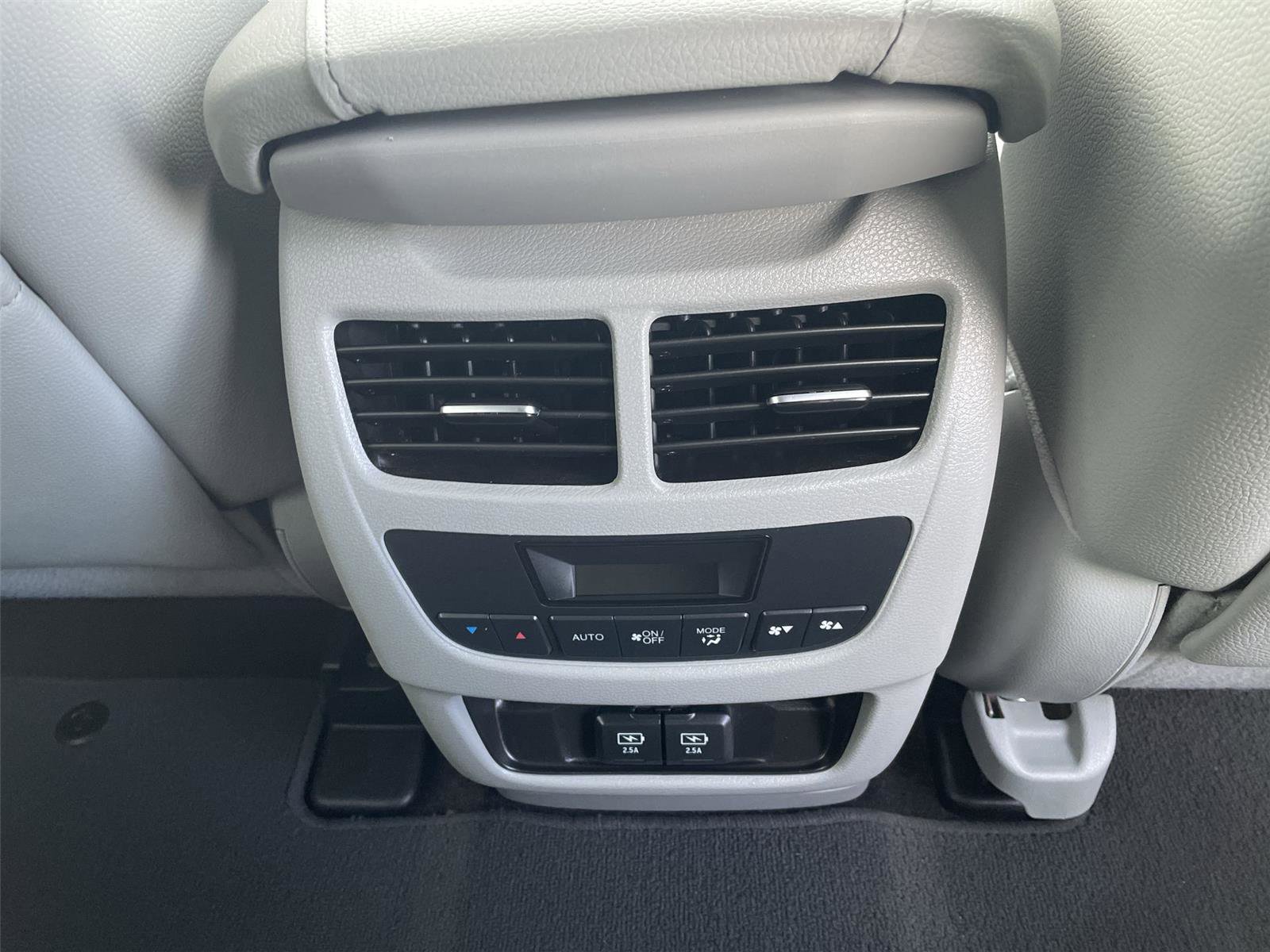 Used 2020 Acura MDX SH-AWD w/ Technology Package image 31