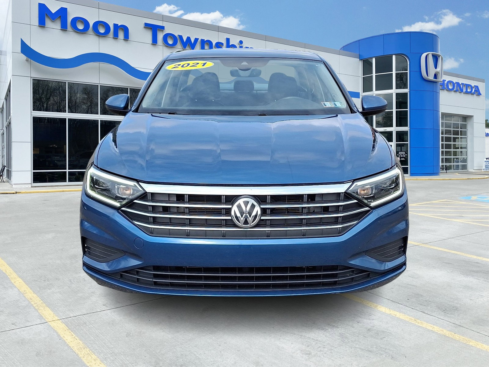 Used 2021 Volkswagen Jetta SEL image 2