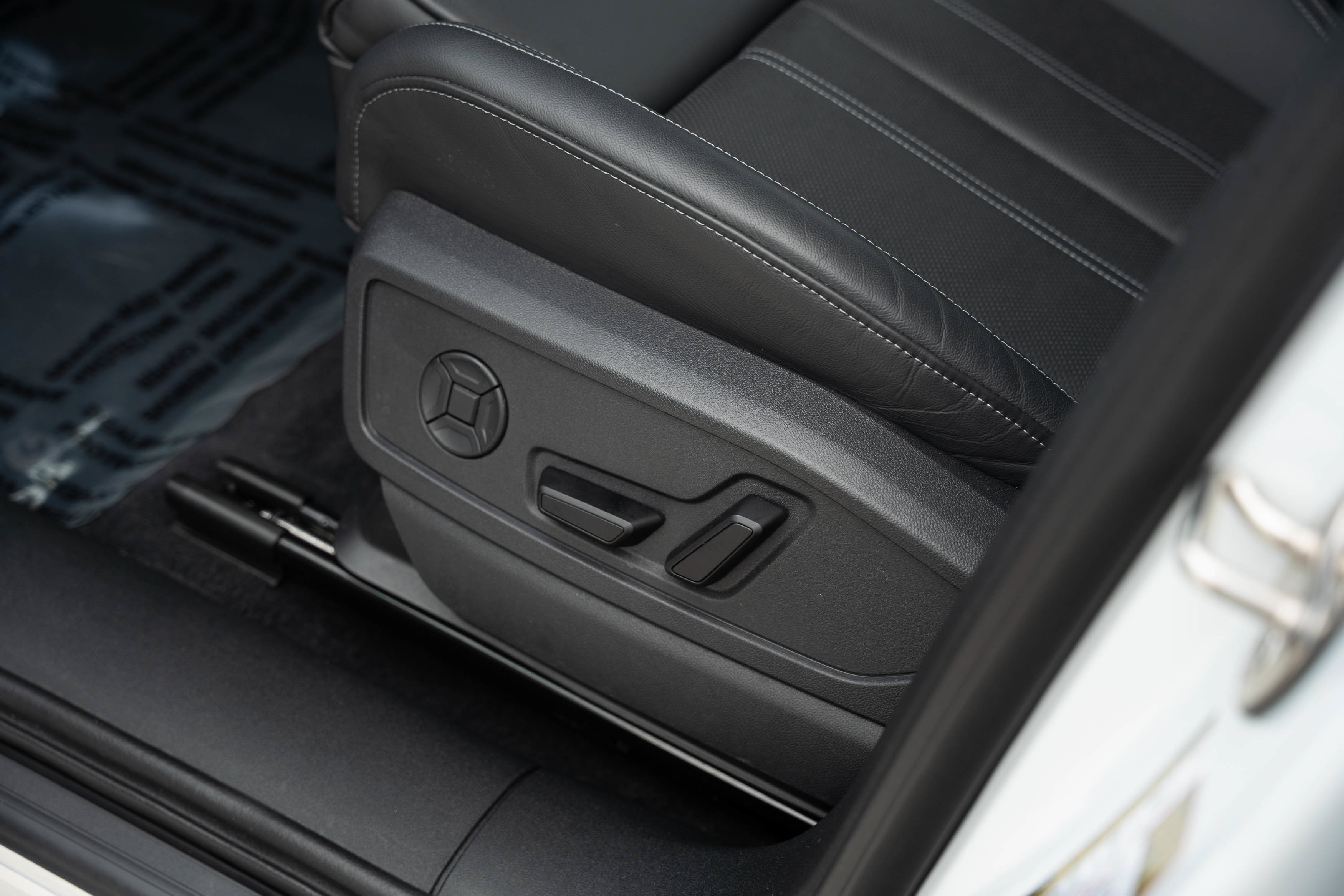 Certified 2025 Audi Q5 Premium AWD/4WD image 10
