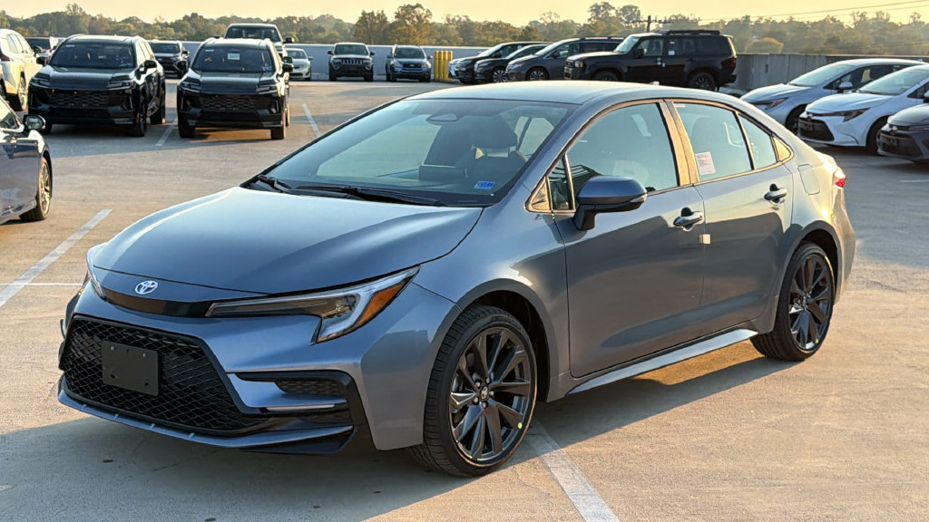 New 2027 Toyota Corolla SE FWD image 2