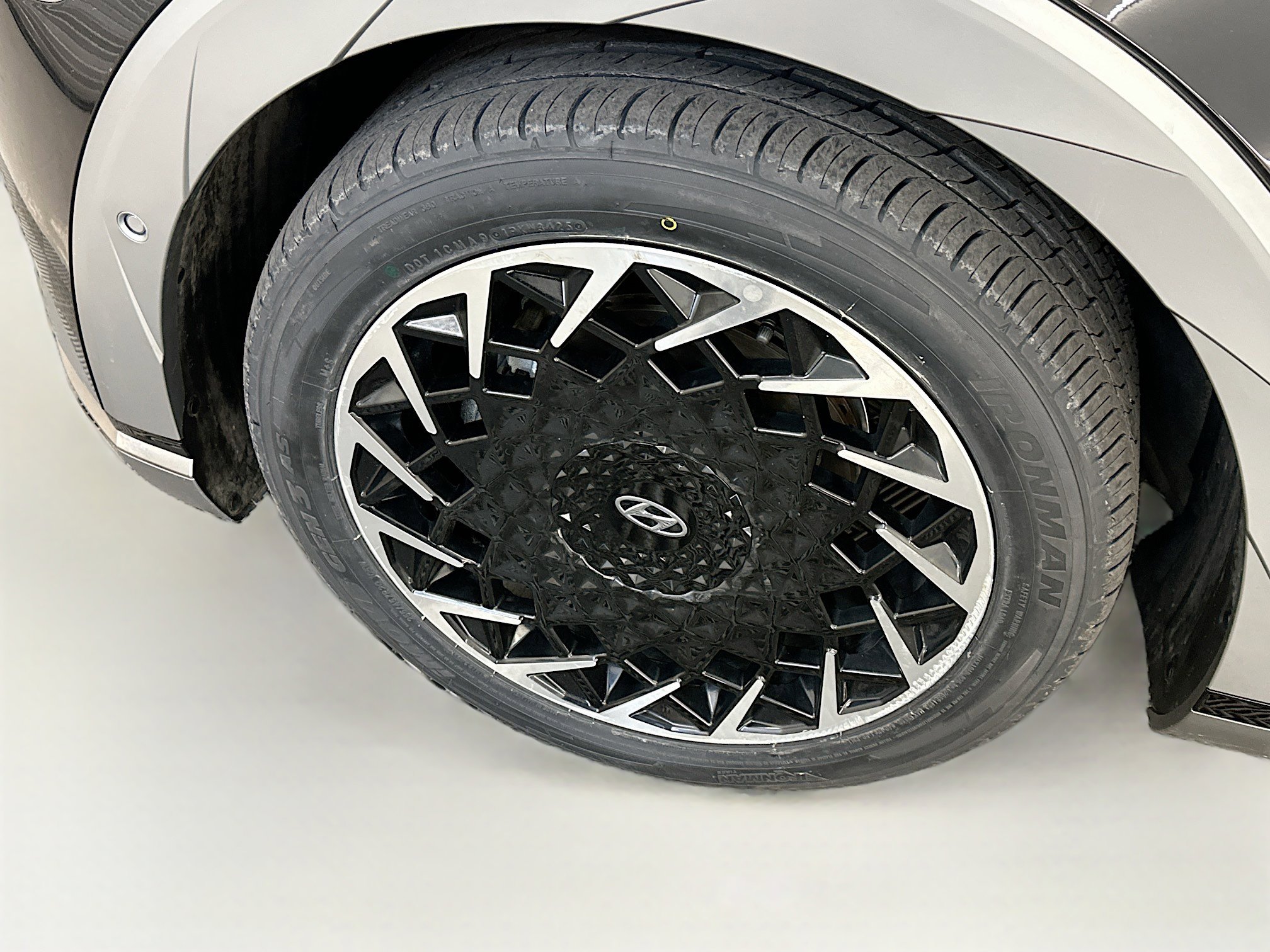 Used 2023 Hyundai Ioniq 5 Limited w/ Cargo Package image 11