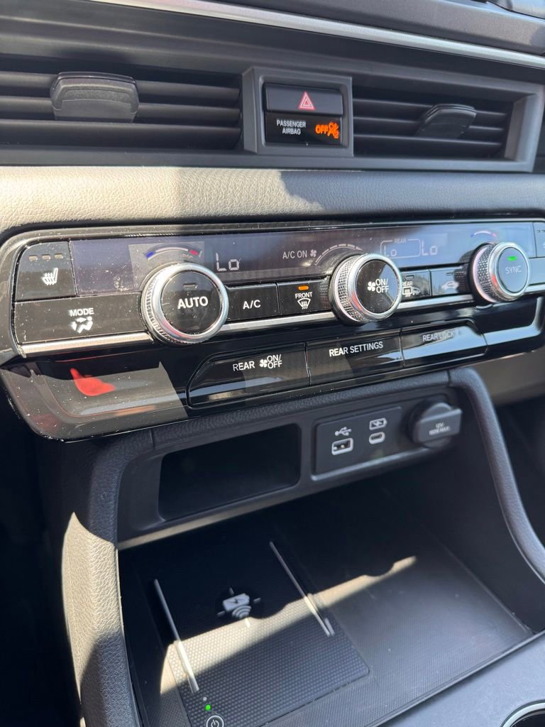 Used 2023 Honda Pilot Touring image 24