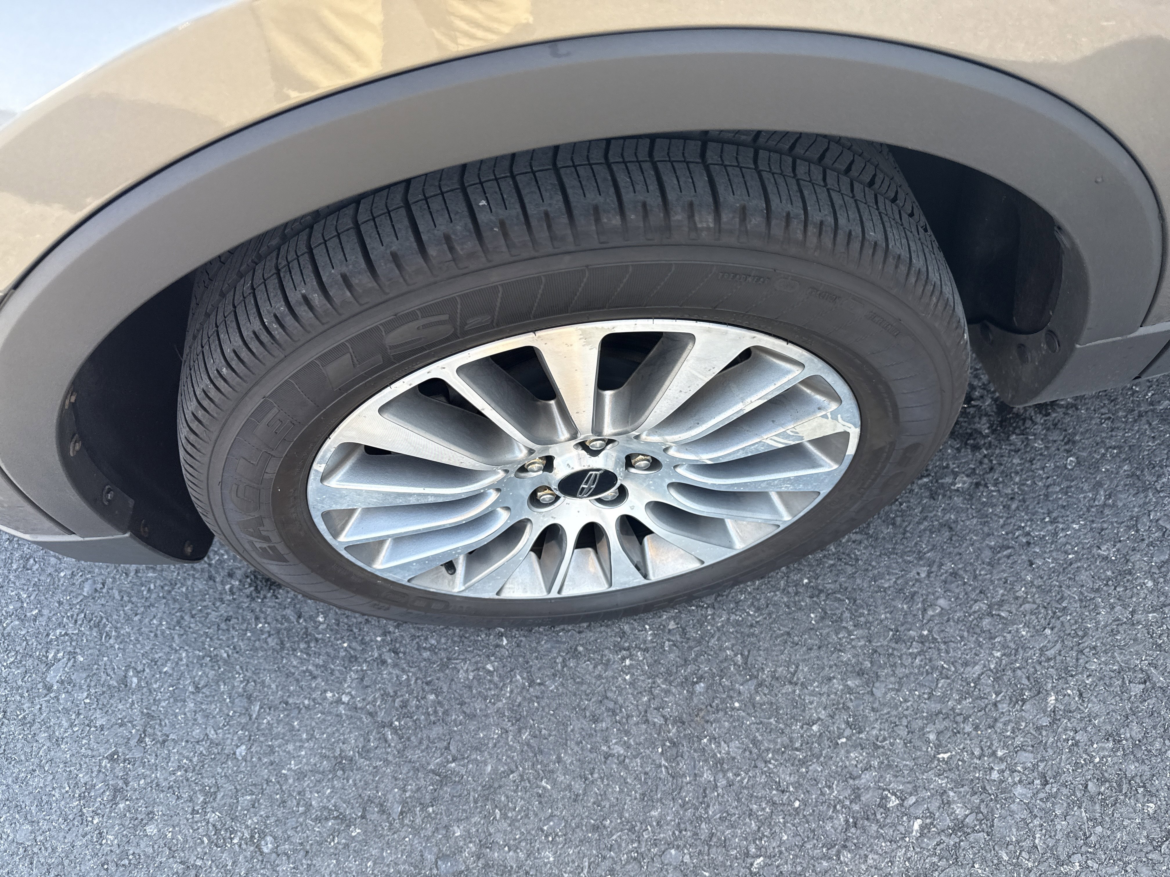 Used 2017 Lincoln MKC Reserve w/ Lincoln MKC Climate Package image 11