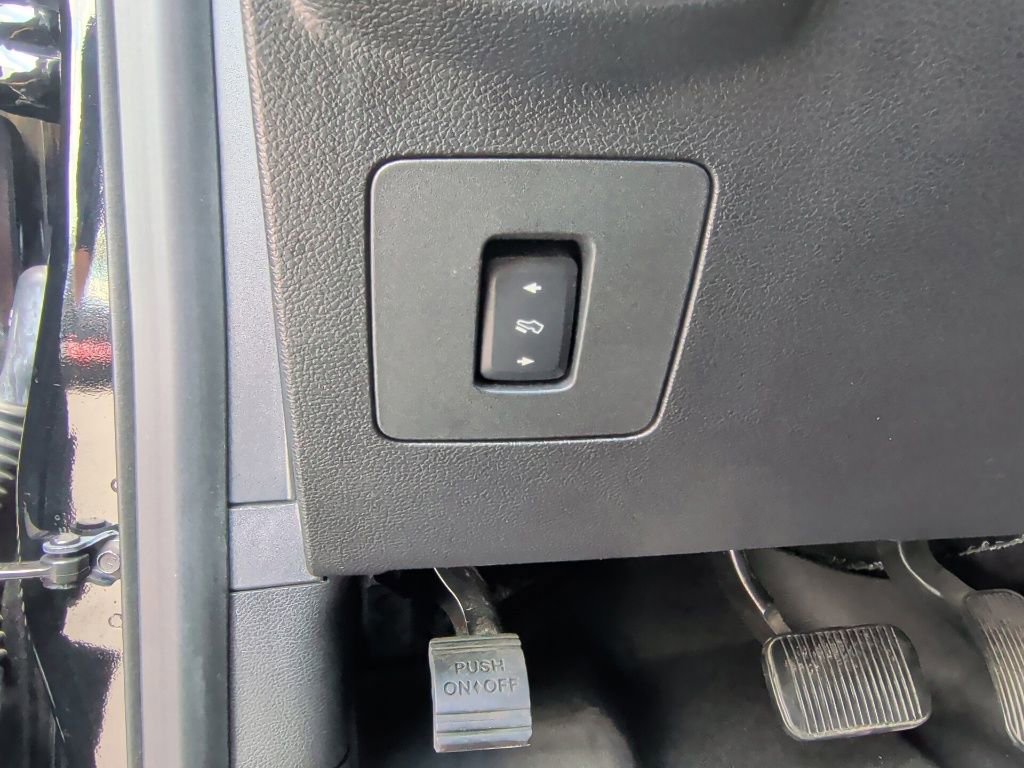 Used 2016 Ford F150 Platinum w/ Equipment Group 701A Luxury image 17