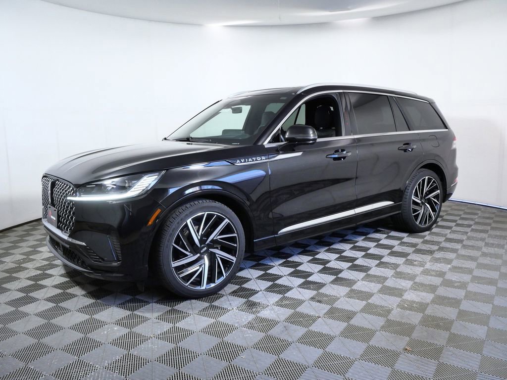 Certified 2025 Lincoln Aviator Black Label AWD/4WD image 5