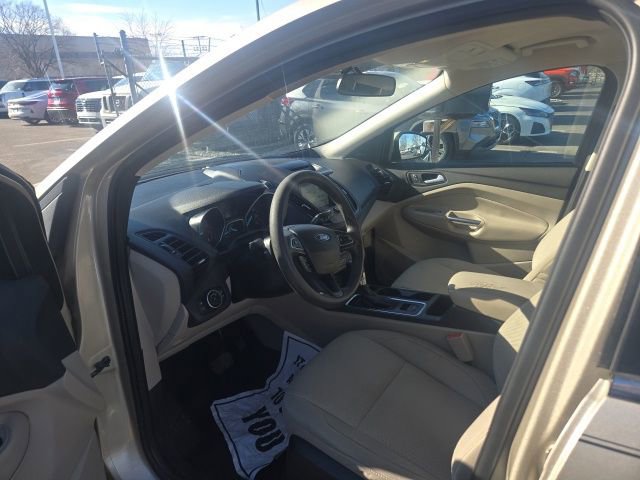 Used 2017 Ford Escape SE w/ Equipment Group 201A image 10