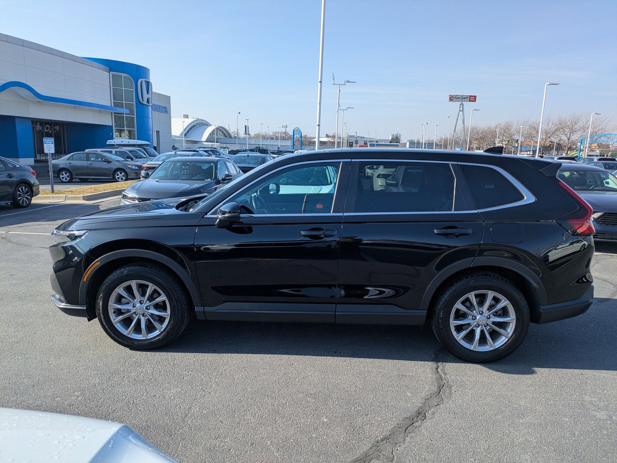 Used 2025 Honda CR-V EX-L image 9