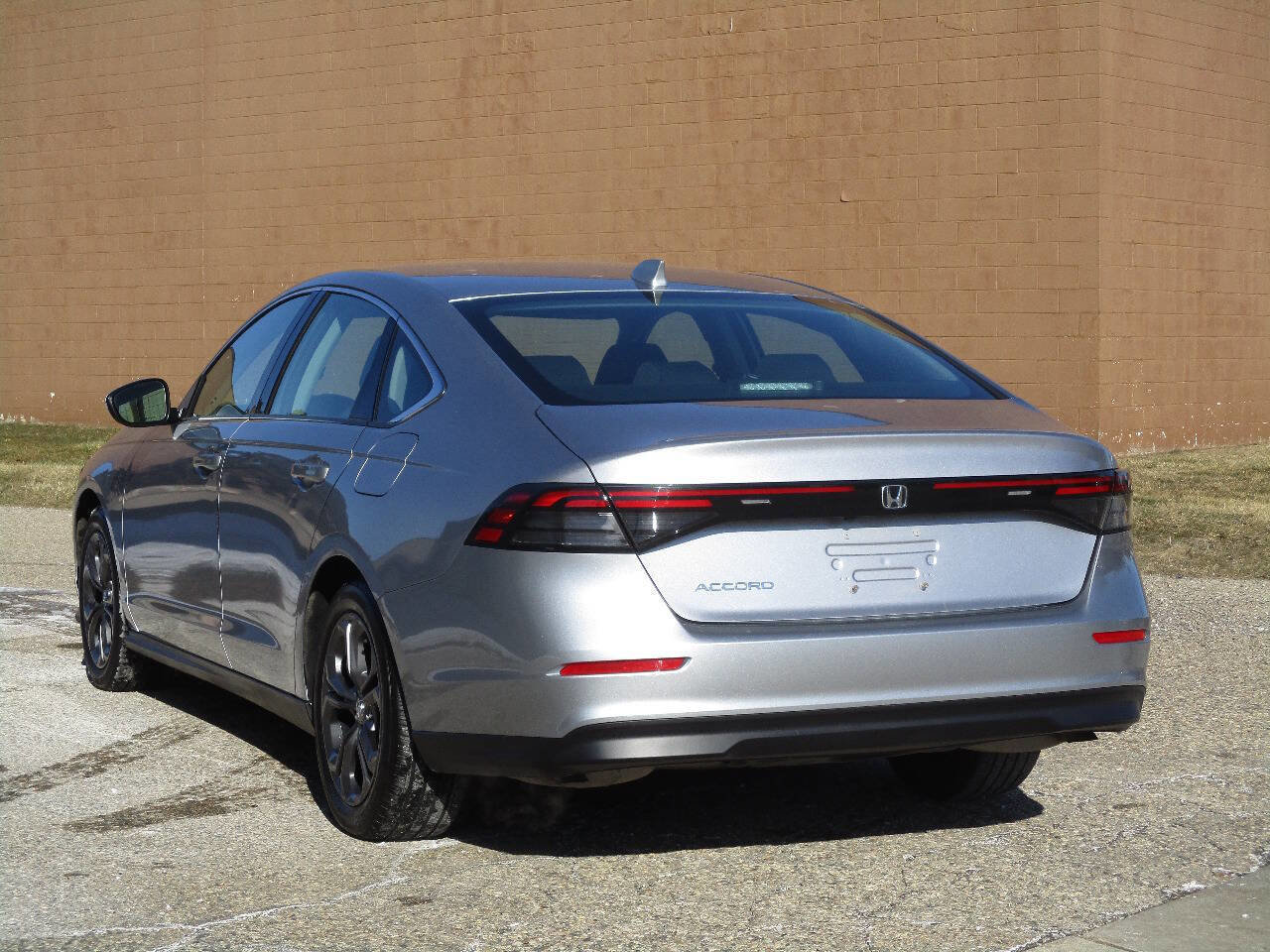 Used 2023 Honda Accord EX image 5