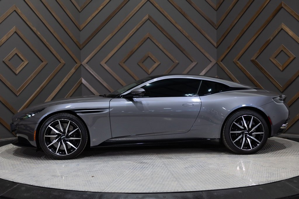 Used 2019 Aston Martin DB11 Coupe image 3
