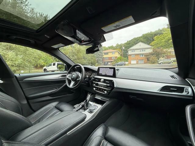 Used 2018 BMW 540i xDrive w/ M Sport Package image 33