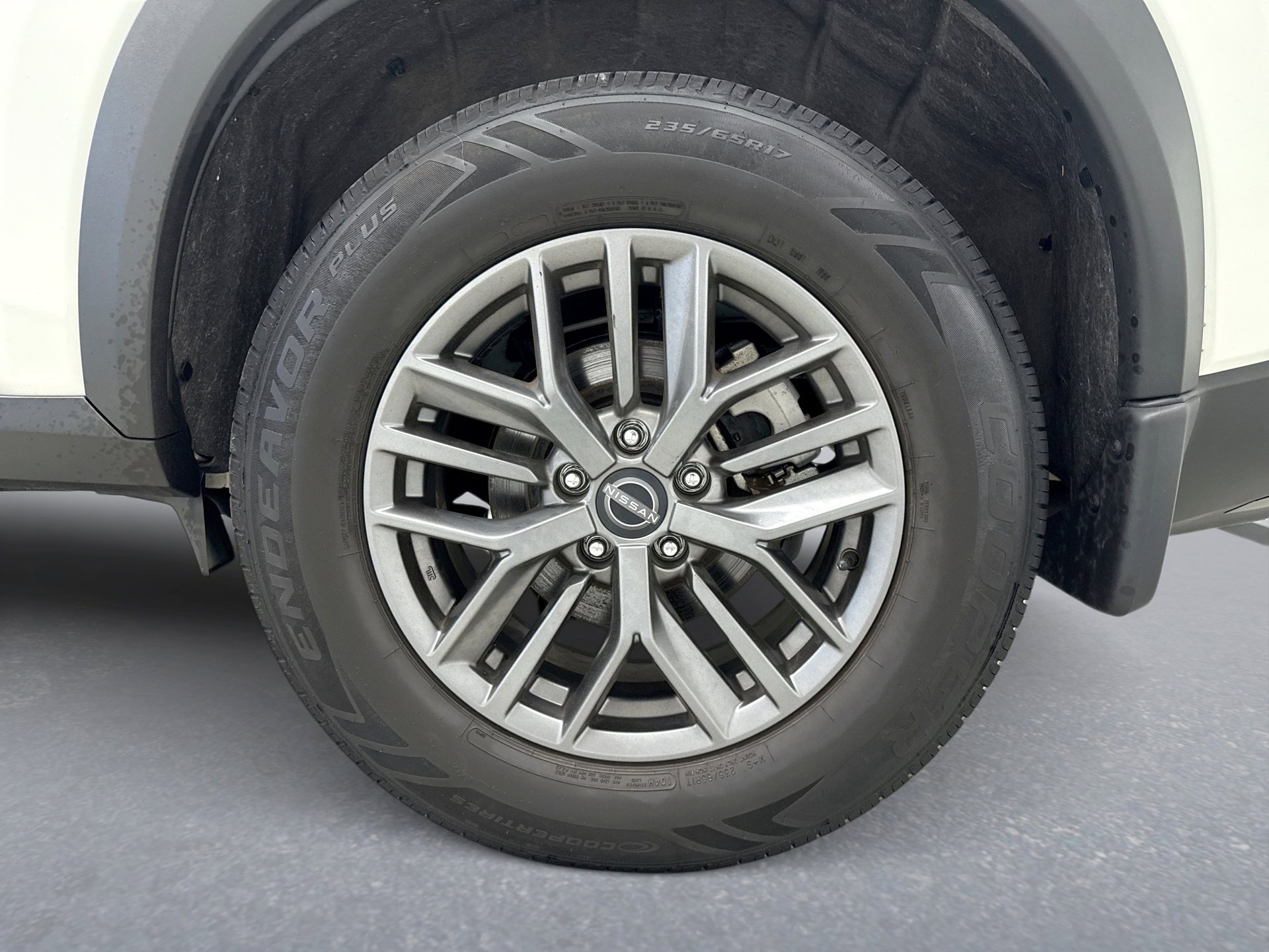 Used 2023 Nissan Rogue S AWD/4WD image 11