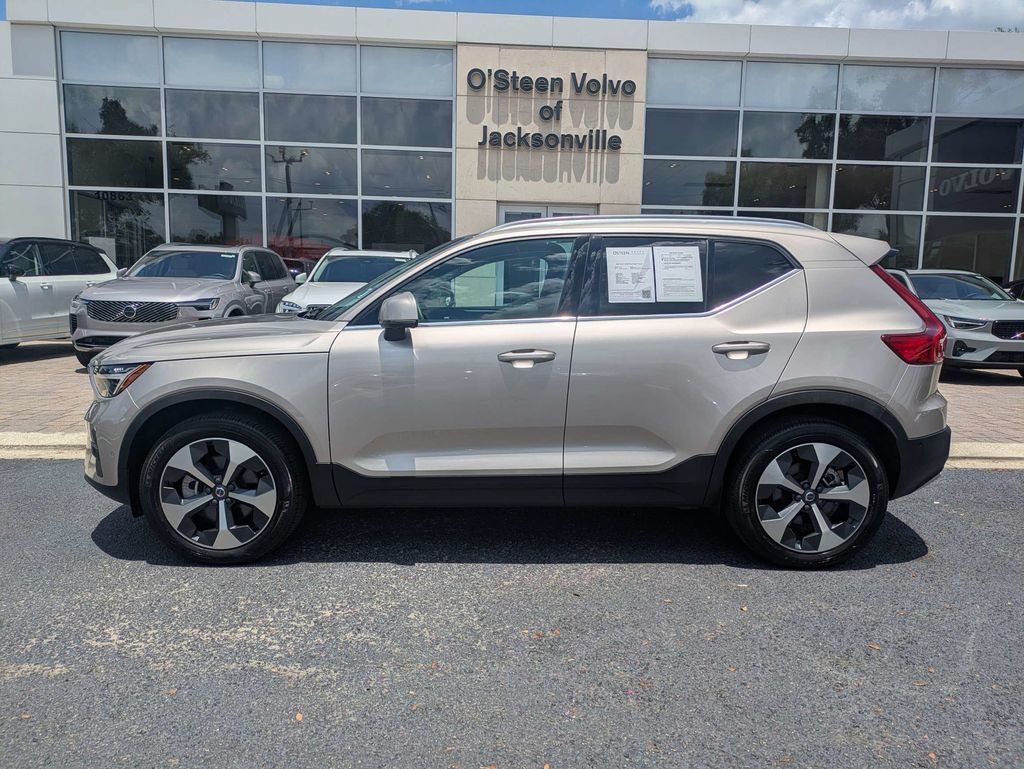 Certified 2023 Volvo XC40 B5 Plus w/ Protection Package Premier AWD/4WD image 3