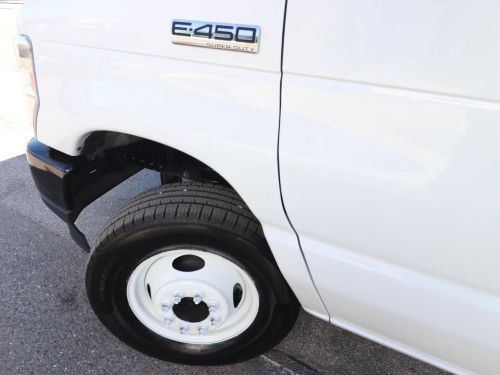 Certified 2024 Ford E-450 and Econoline 450 Super Duty w/ Power Windows & Locks Group image 5