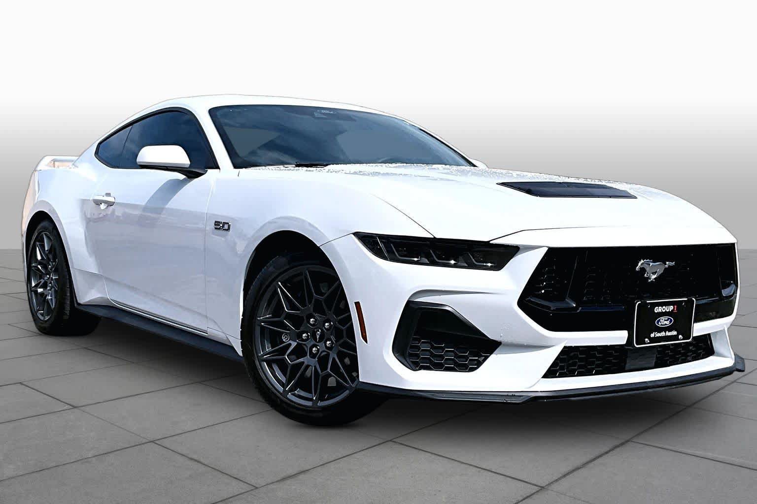 Used 2025 Ford Mustang GT Premium w/ GT Performance Package RWD image 3