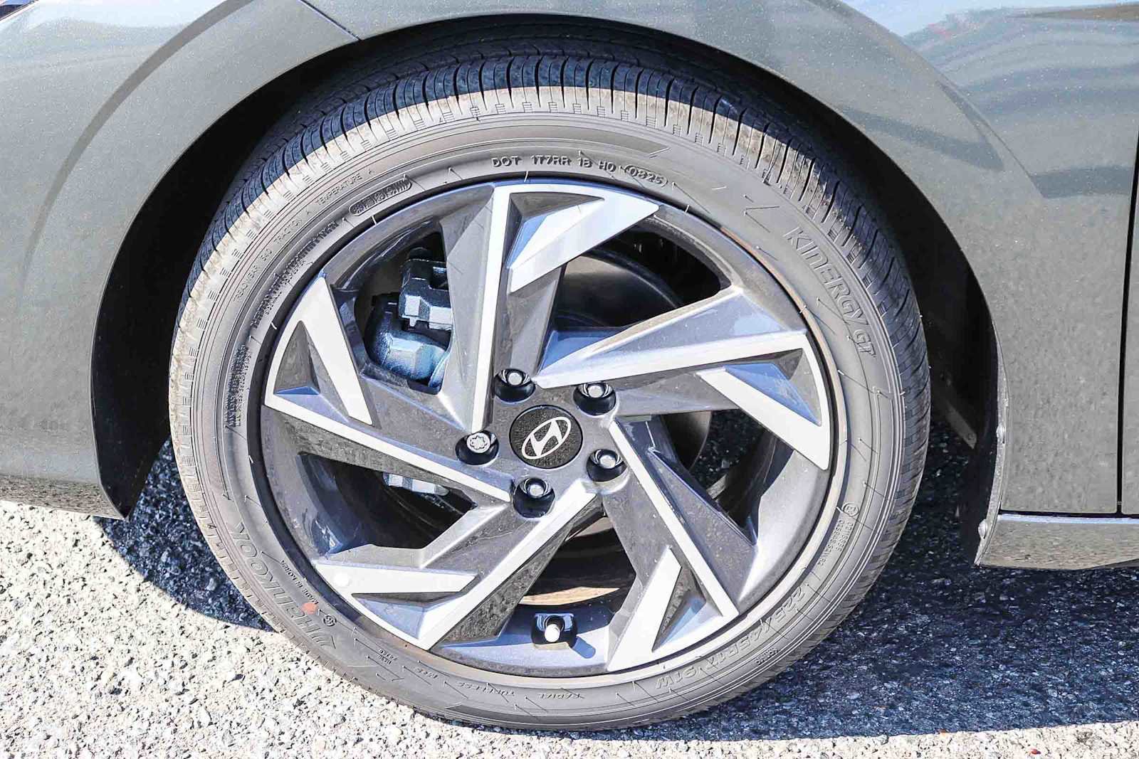 New 2025 Hyundai Elantra SEL image 12