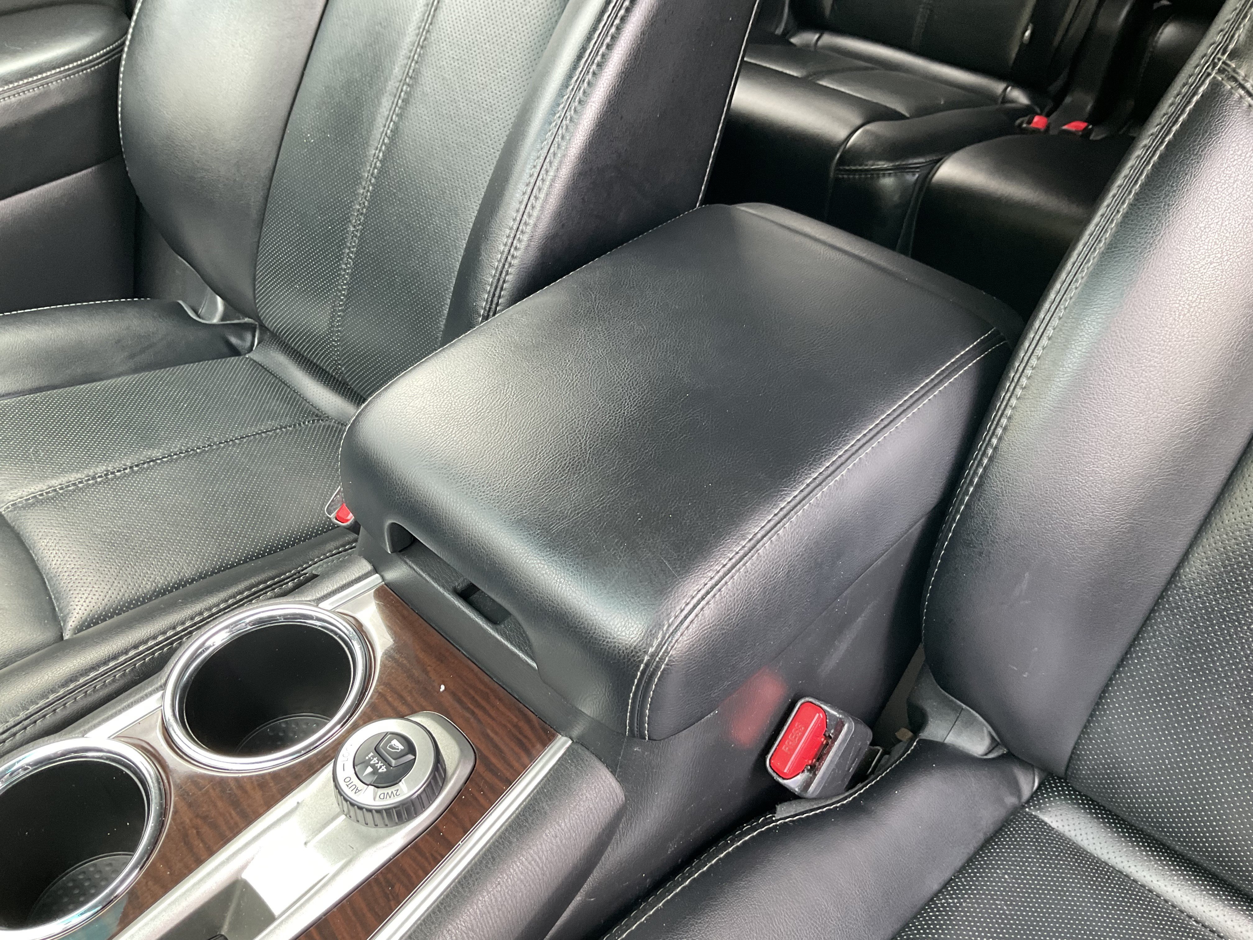Used 2015 Nissan Pathfinder Platinum FWD image 22