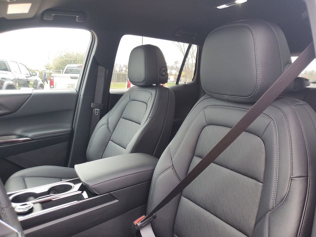 New 2026 Chevrolet Equinox LT w/ Convenience Package II image 13