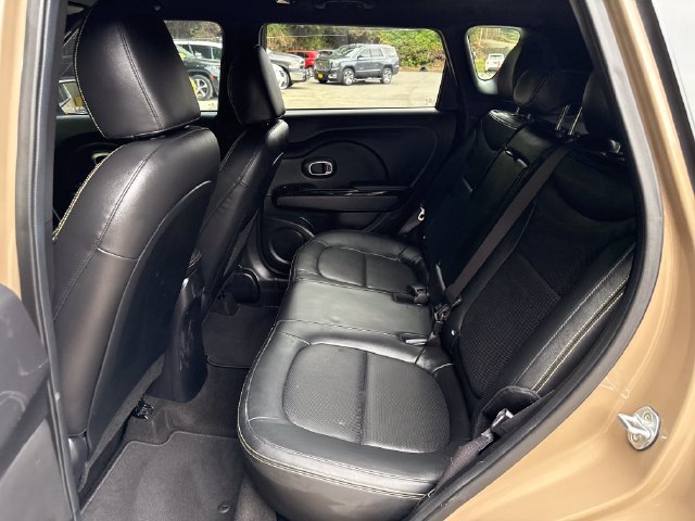 Used 2015 Kia Soul + w/ Primo Package FWD image 13