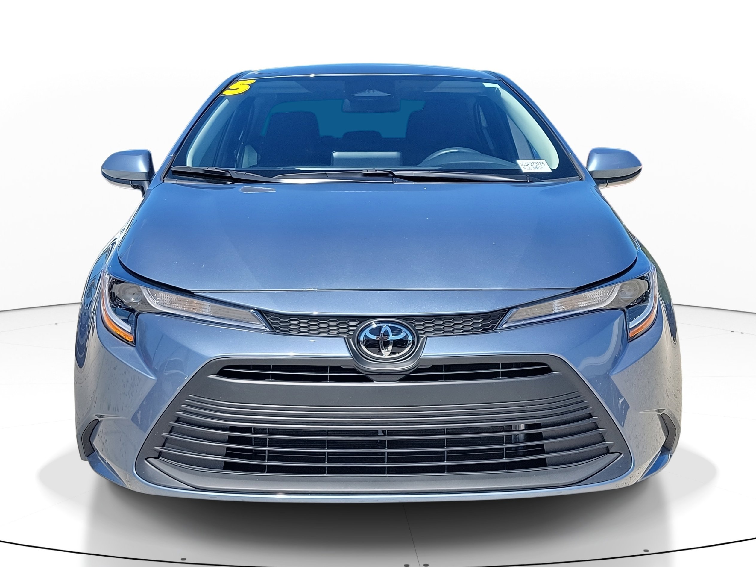 Used 2025 Toyota Corolla LE image 2