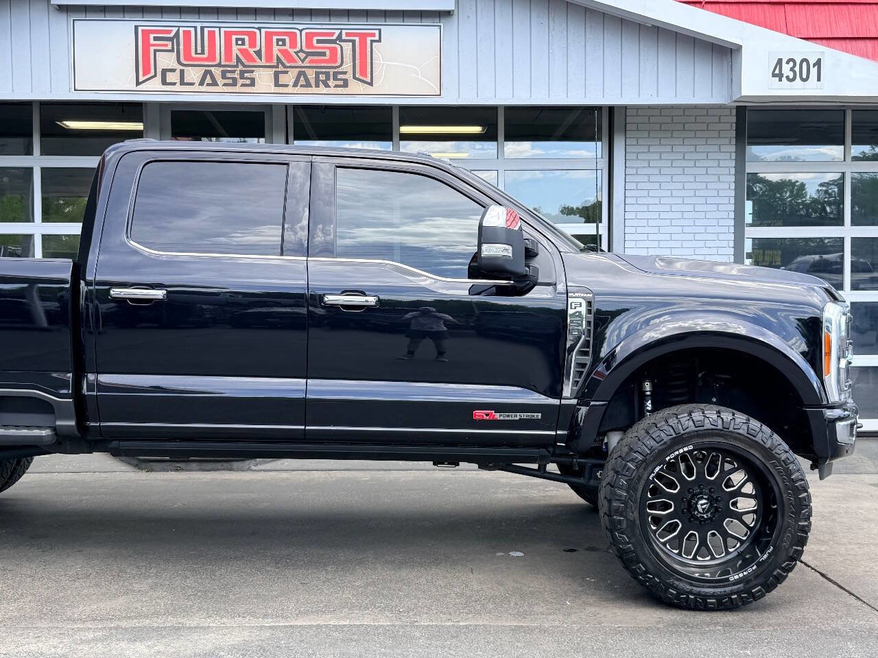 Used 2023 Ford F450 Platinum w/ FX4 Off-Road Package AWD/4WD image 12