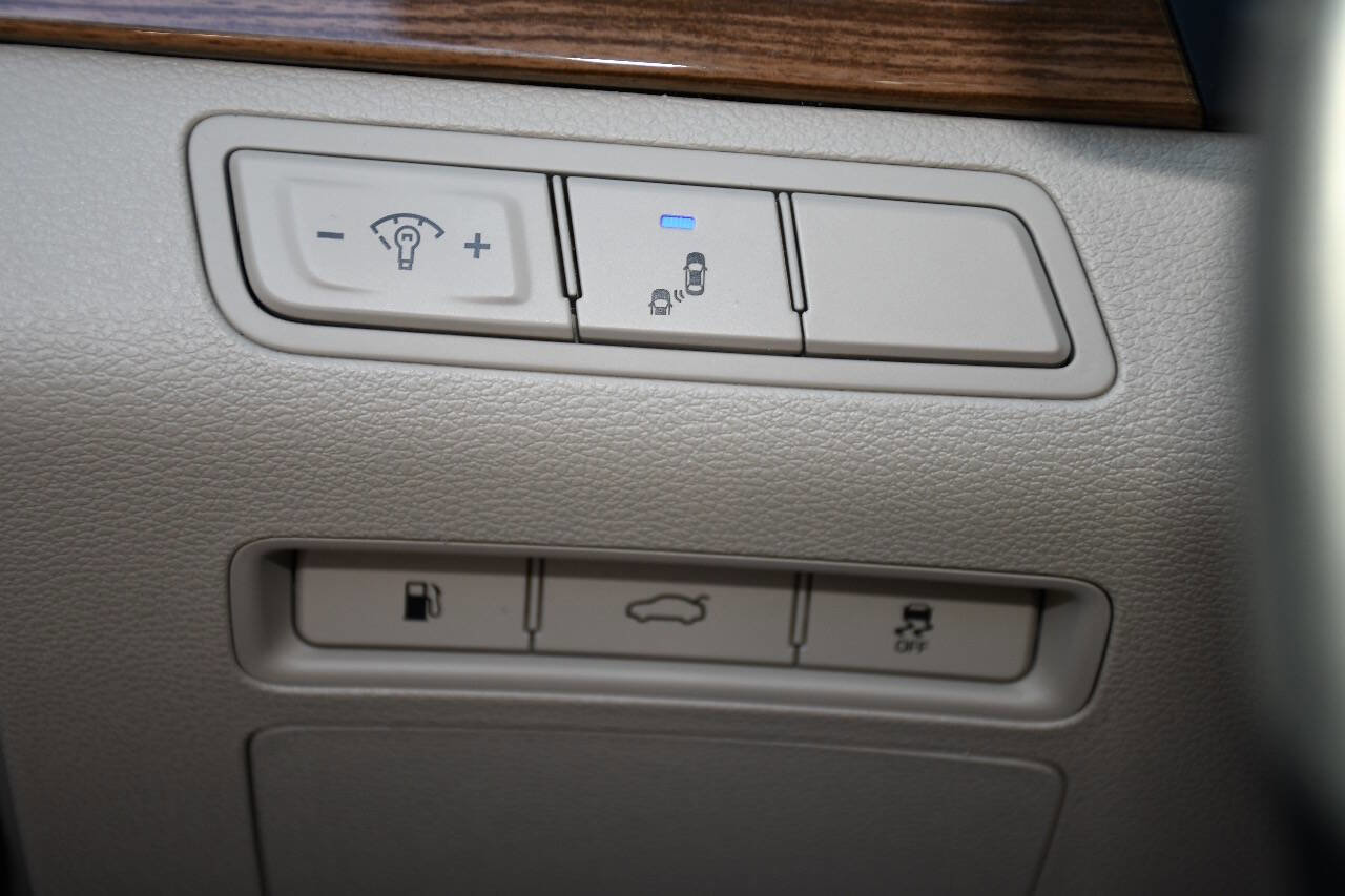 Used 2015 Hyundai Sonata Limited w/ Option Group 05 image 31