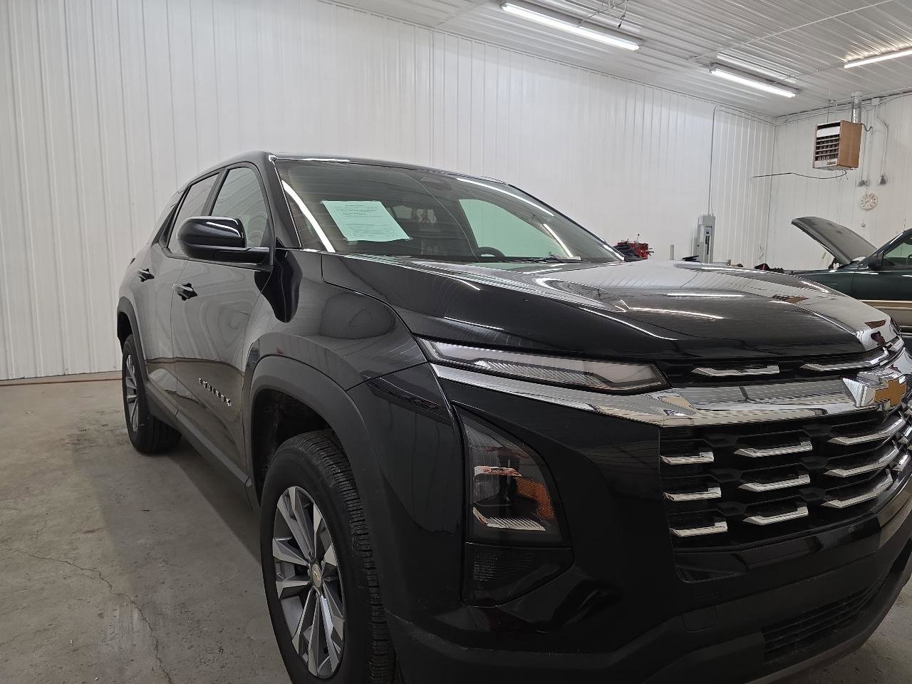 Used 2025 Chevrolet Equinox LT image 23