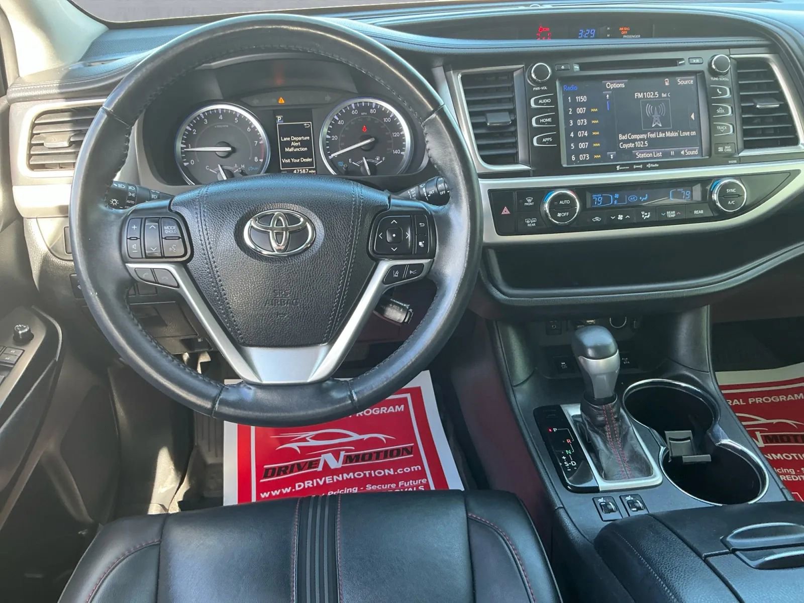 Used 2019 Toyota Highlander SE image 16