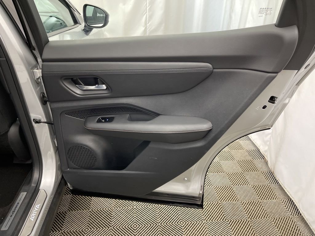 Used 2023 Nissan Ariya AWD image 31
