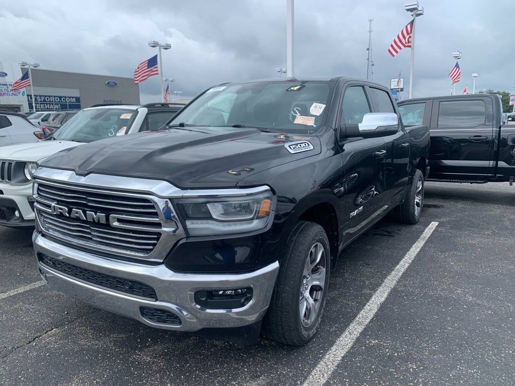 Used 2023 RAM 1500 Laramie AWD/4WD image 3