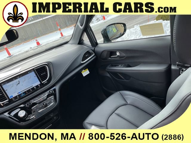 New 2026 Chrysler Pacifica Select image 25