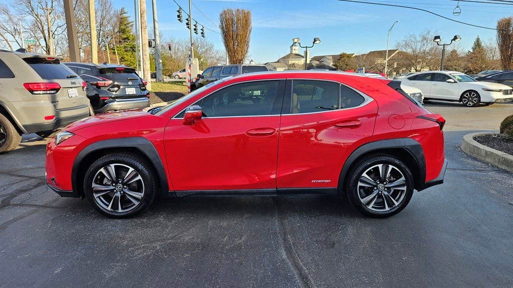 Used 2019 Lexus UX 250h w/ Premium Package image 2