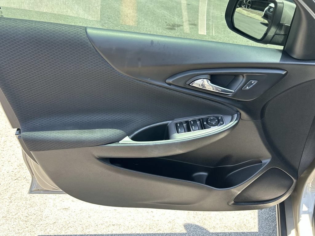Used 2022 Chevrolet Malibu LT FWD image 26