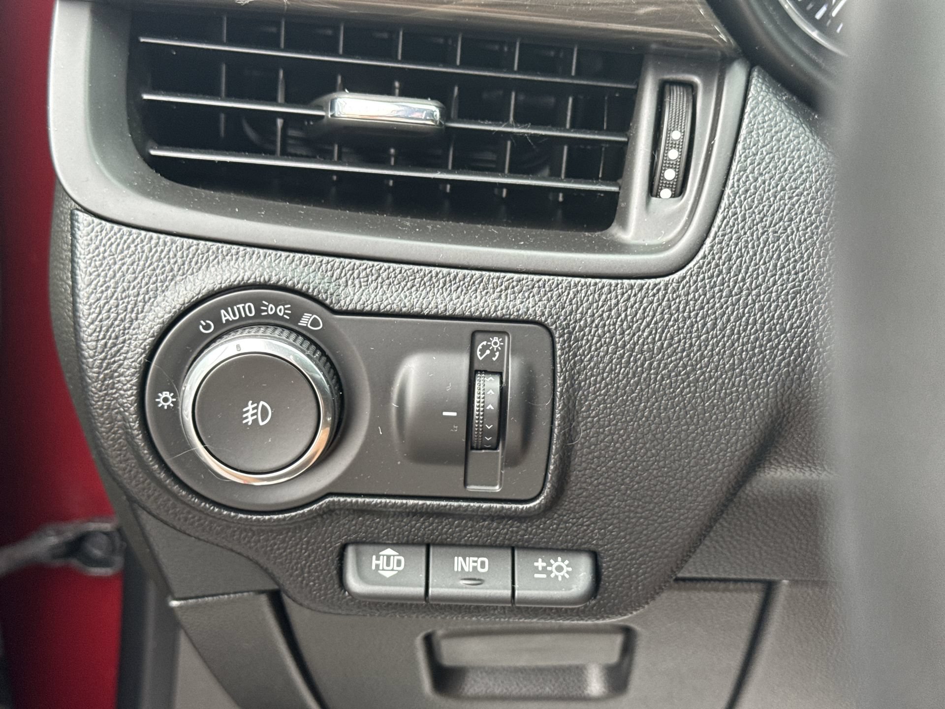 Certified 2019 Buick Envision Premium w/ Driver Confidence Package AWD/4WD image 18