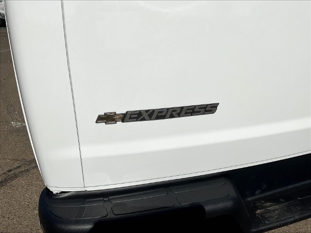 New 2026 Chevrolet Express 2500 w/ Driver Convenience Package RWD image 11