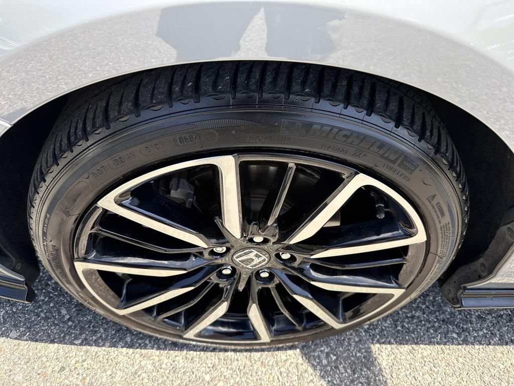 Used 2024 Honda Accord Touring image 12